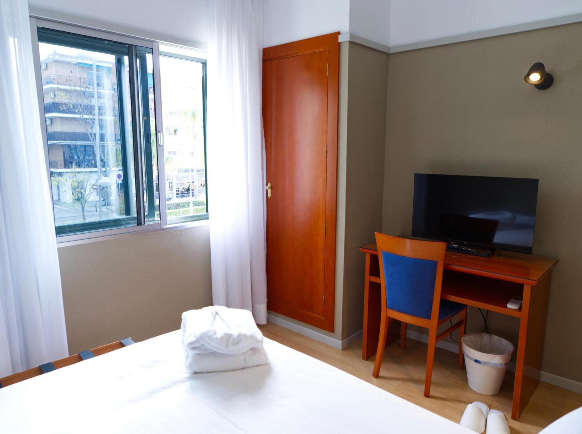 Hotel Ciudad Del Sol Écija Екстериор снимка