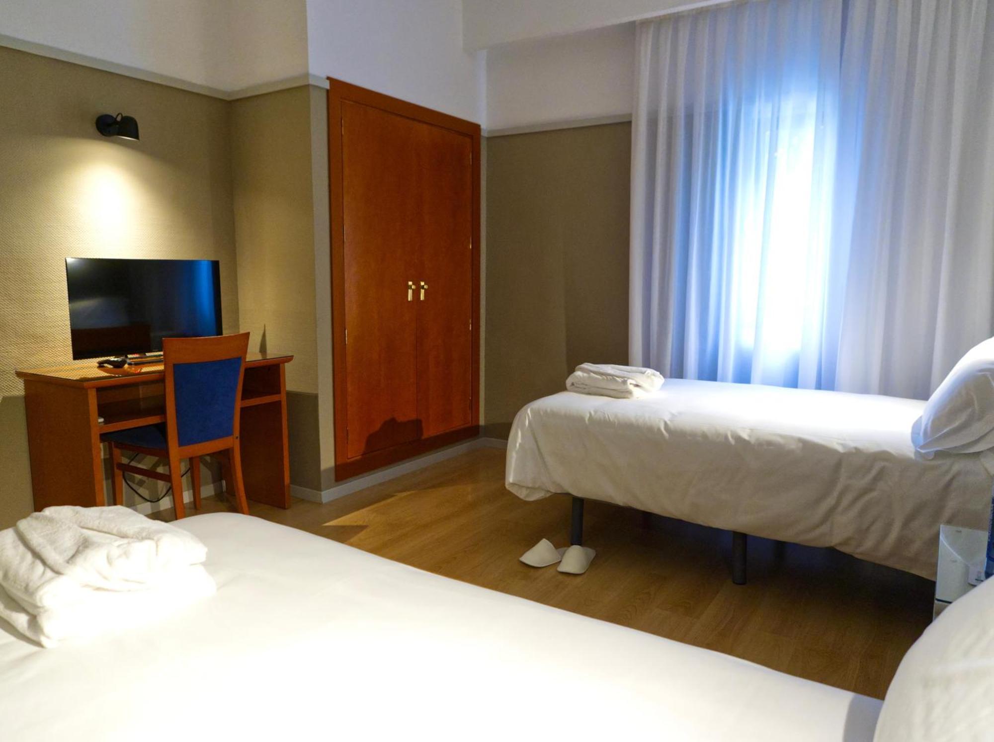 Hotel Ciudad Del Sol Écija Екстериор снимка